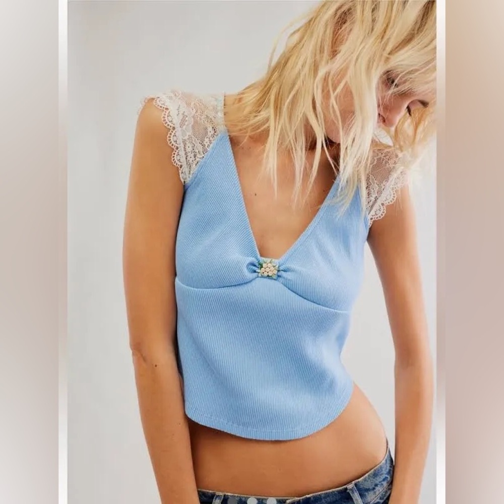 Free People Let’s talk baby tee